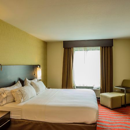 Holiday Inn Express And Suites - Bradford By Ihg Екстериор снимка