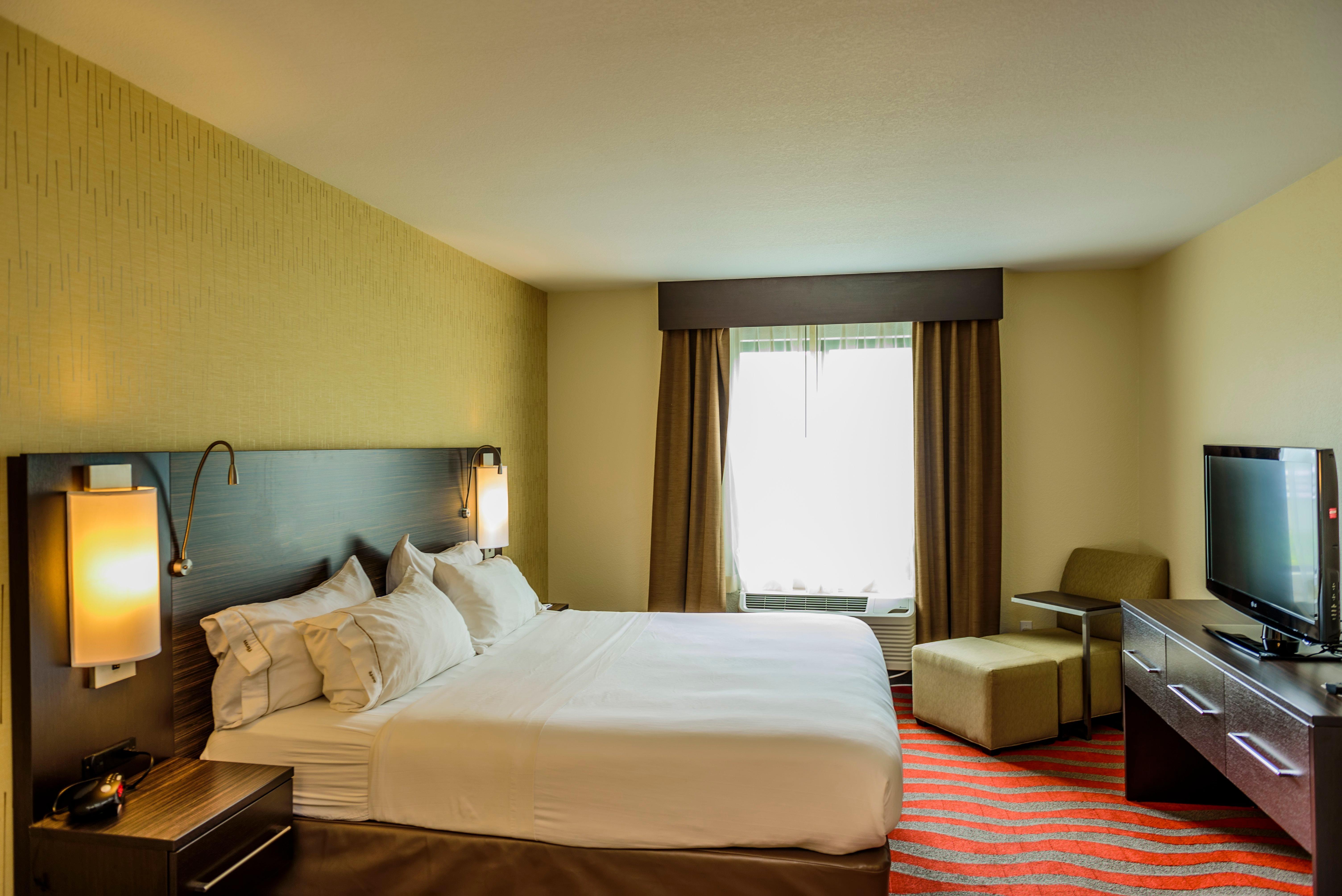 Holiday Inn Express And Suites - Bradford By Ihg Екстериор снимка