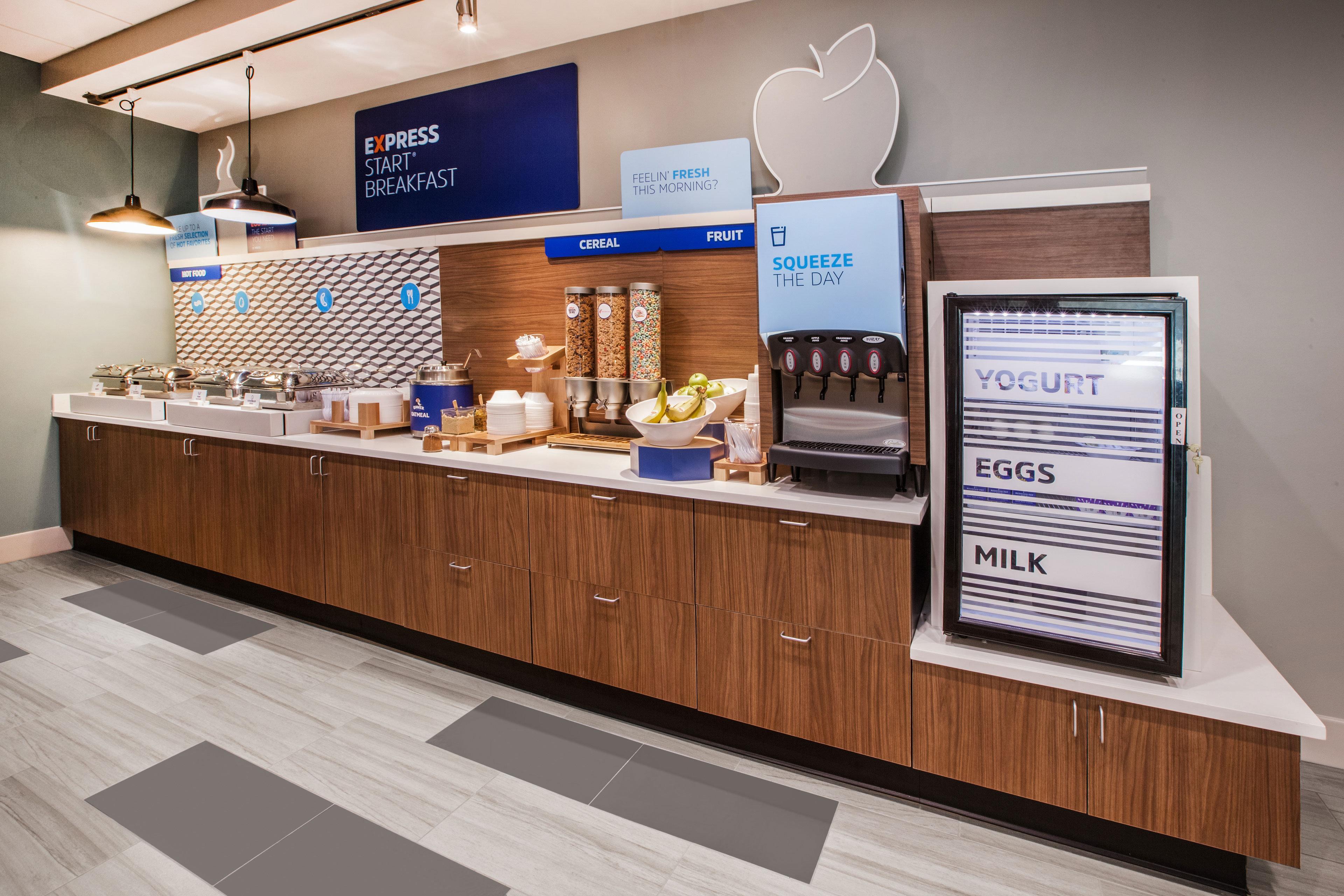 Holiday Inn Express And Suites - Bradford By Ihg Екстериор снимка