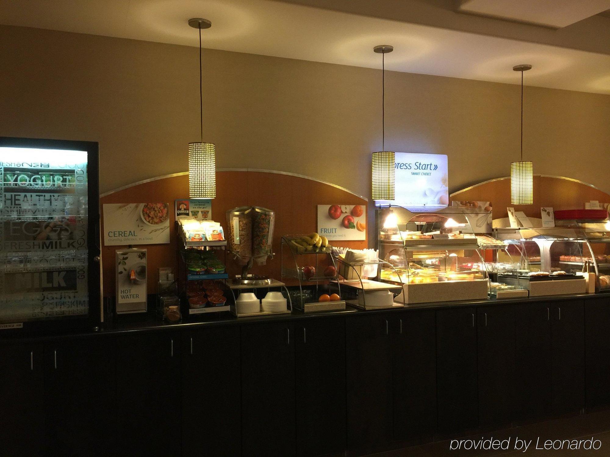 Holiday Inn Express And Suites - Bradford By Ihg Екстериор снимка
