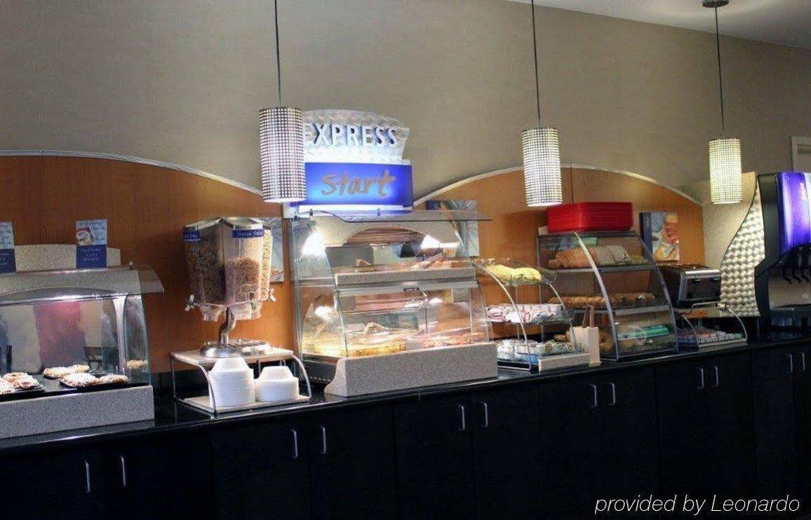 Holiday Inn Express And Suites - Bradford By Ihg Екстериор снимка